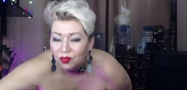  Mature webcam whore literally tears her ass in a private show! Super asshole closeup!
